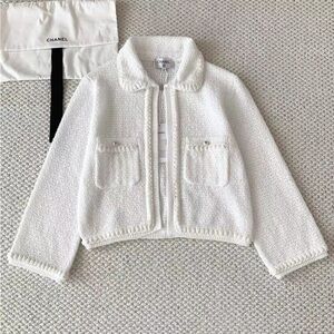 Chanel White Blazer Elegant Knit Design